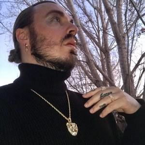 Meet your Posher, Max